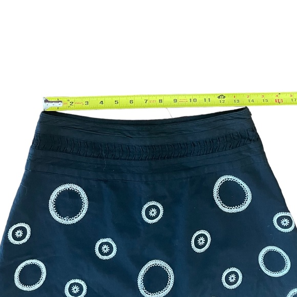 Peter Nygard black & white embroidered Aline cotton modesty skirt size 6 petite - Picture 3 of 12